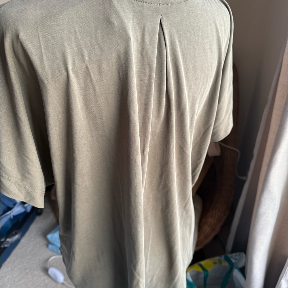 Evereve Green Modal Blouse Relaxed Fit - Picture 2 of 4